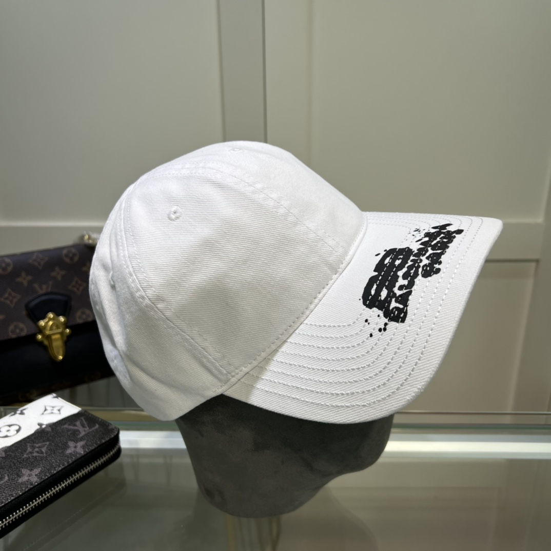 Balenciaga Hand Drawn BB Icon Cap in Weiß - EUR FASHION