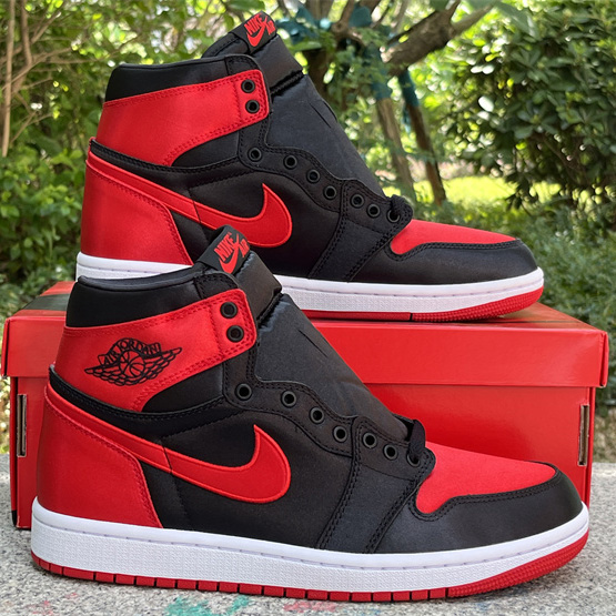 Air Jordan 1 High OG WMNS „Satin Bred“ Sneaker FD4810-061 - EUR FASHION