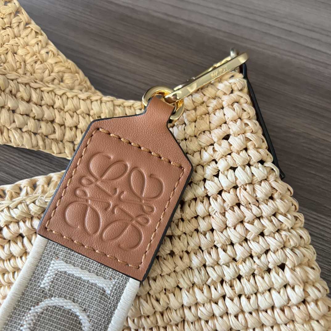 Loewe Mini Slit Bag aus Bast und Kalbsleder - EUR FASHION