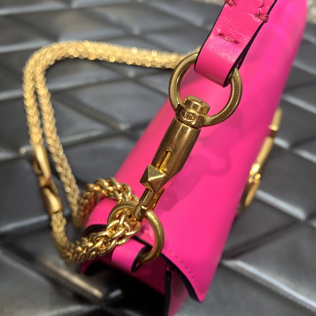 Valenti Garavani Locò Umhängetasche (27-13-6cm) - EUR FASHION