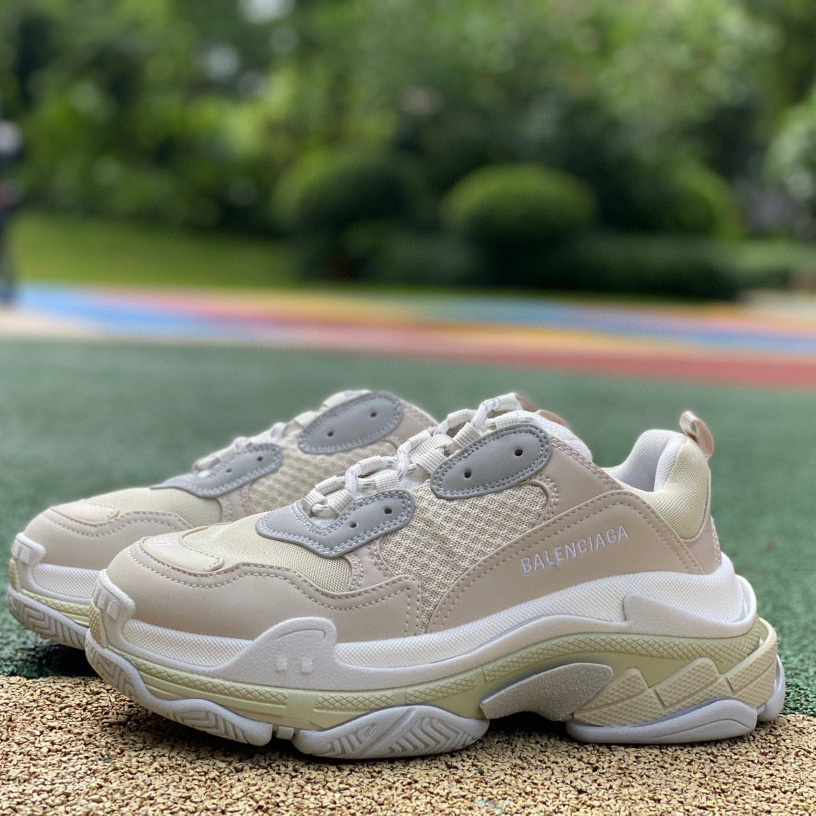 Balenciaga Triple S Sneaker in gebrochenem Weiß - EUR FASHION