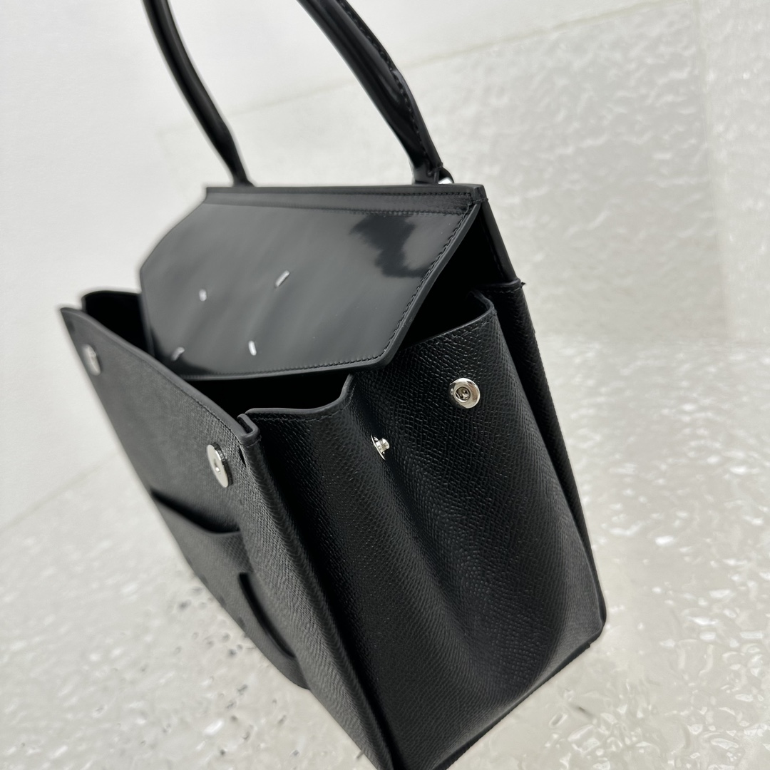 Maison Margiela Kleine Einkaufstasche aus genarbtem Leder (26 x 19 x 8 cm) - EUR FASHION