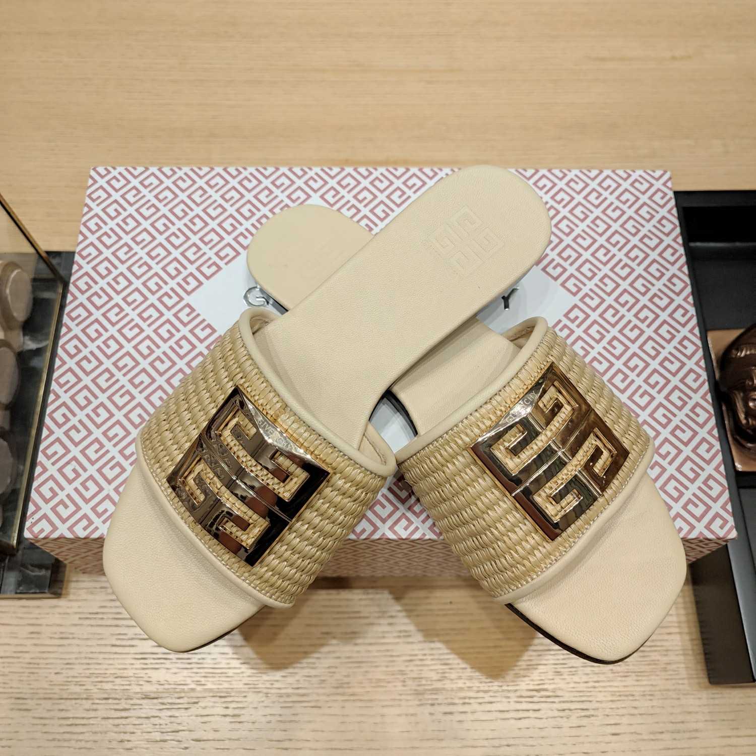 Flache Mules „Givenchy 4G“ aus Bast - EUR FASHION