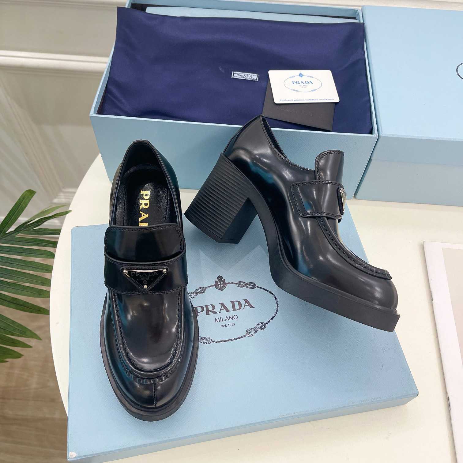 Schokoladenbraune Prada-Loafer aus gebürstetem Leder - EUR FASHION