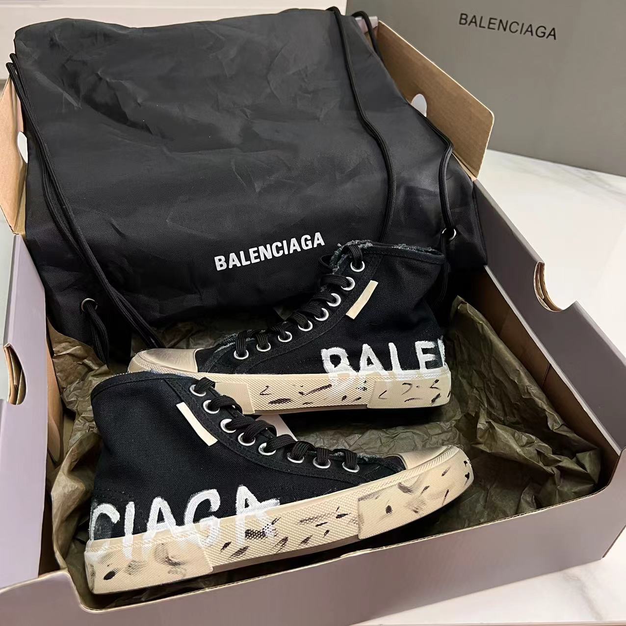 Balenciaga Paris – High-Top-Graffiti-Sneaker in Schwarz - EUR FASHION