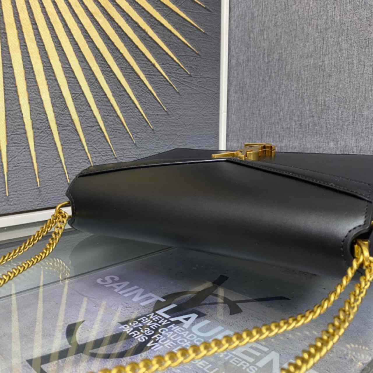 Schwarze Cassandra-Tasche von Saint Laurent (22–16,5–5,5 cm) - EUR FASHION