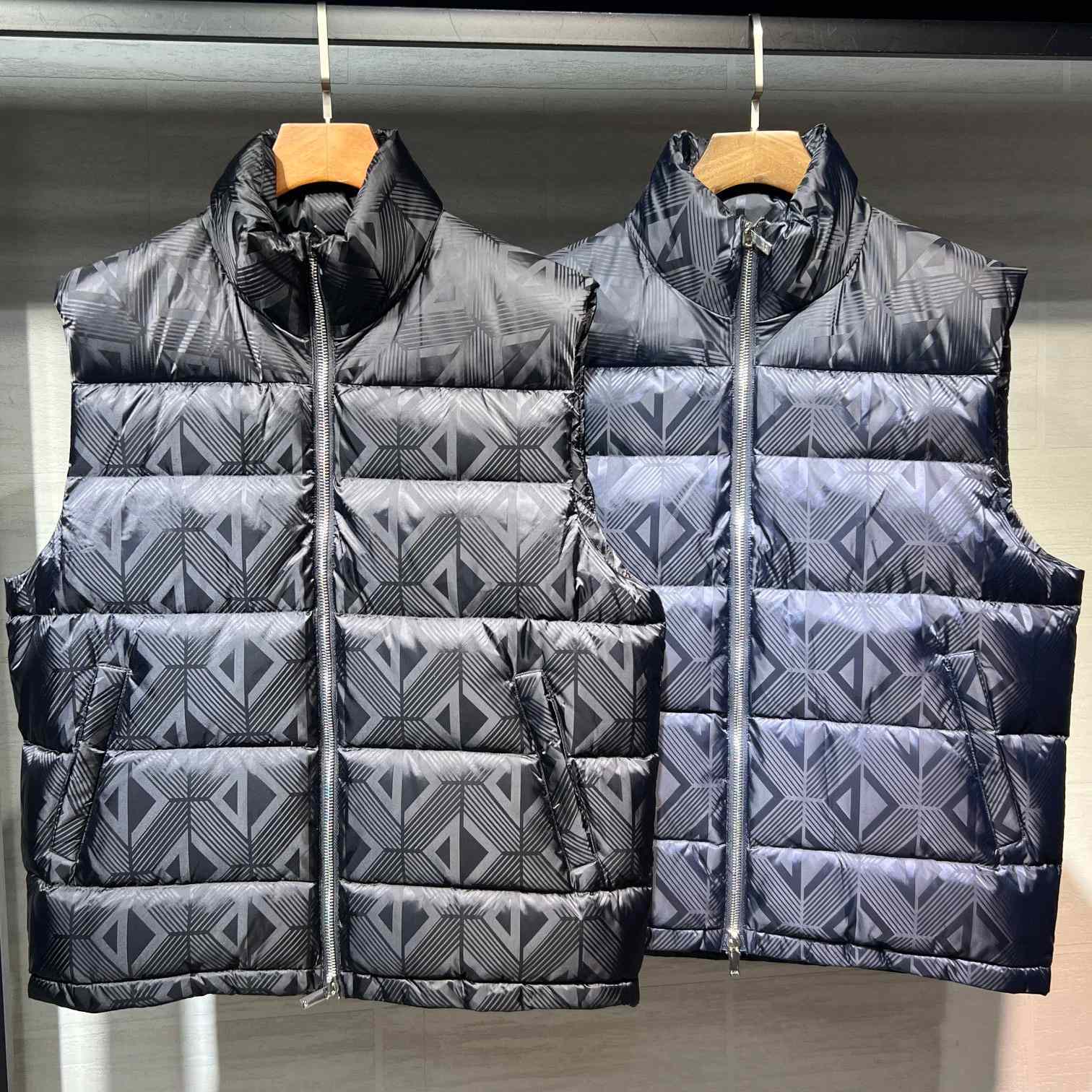 Ärmellose Daunenjacke von Dior - EUR FASHION