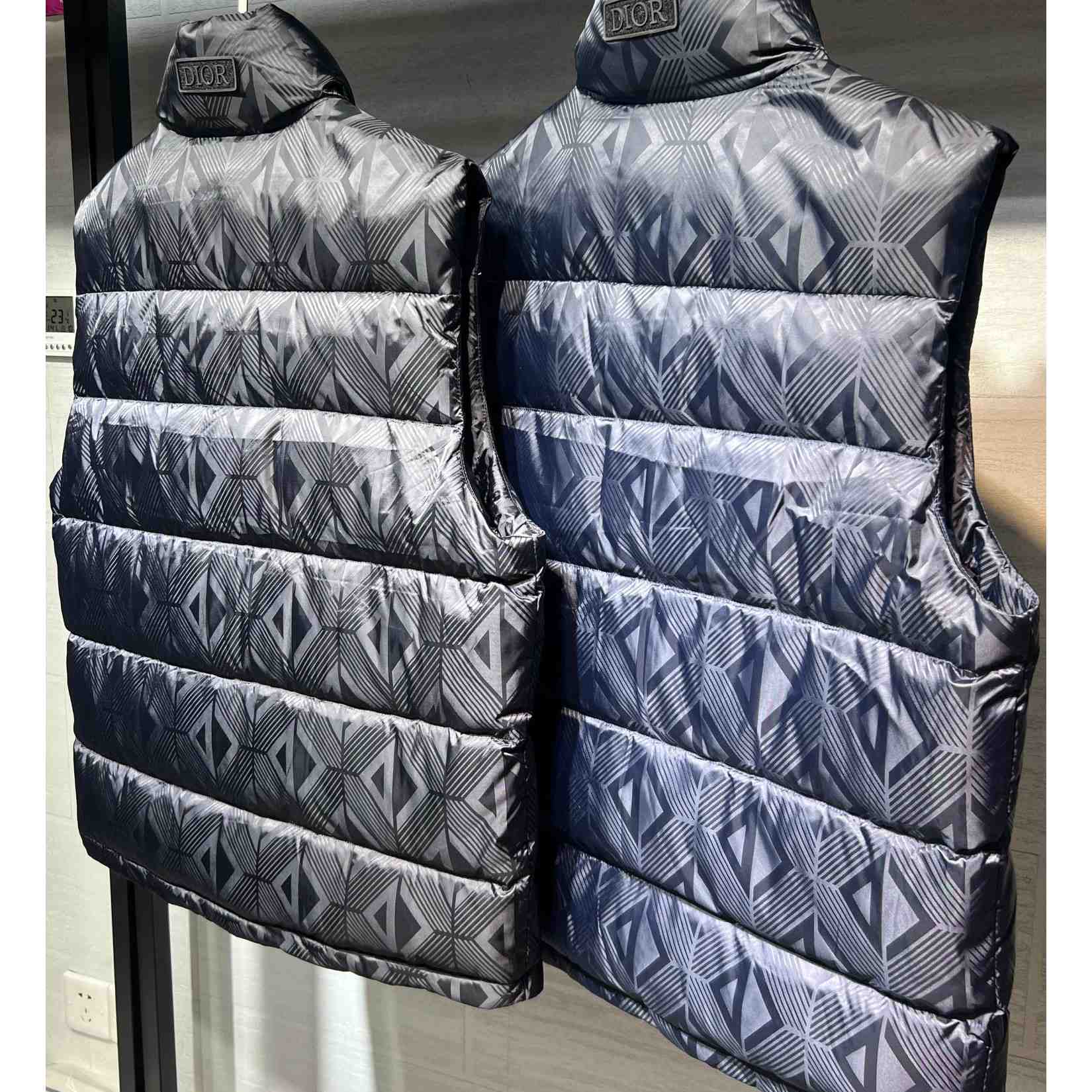 Ärmellose Daunenjacke von Dior - EUR FASHION