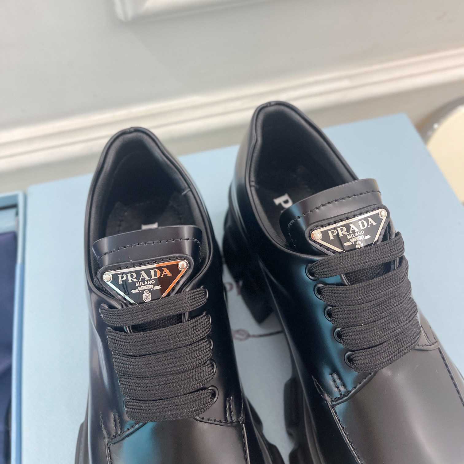 Prada Monolith Schnürschuhe aus gebürstetem Leder - EUR FASHION