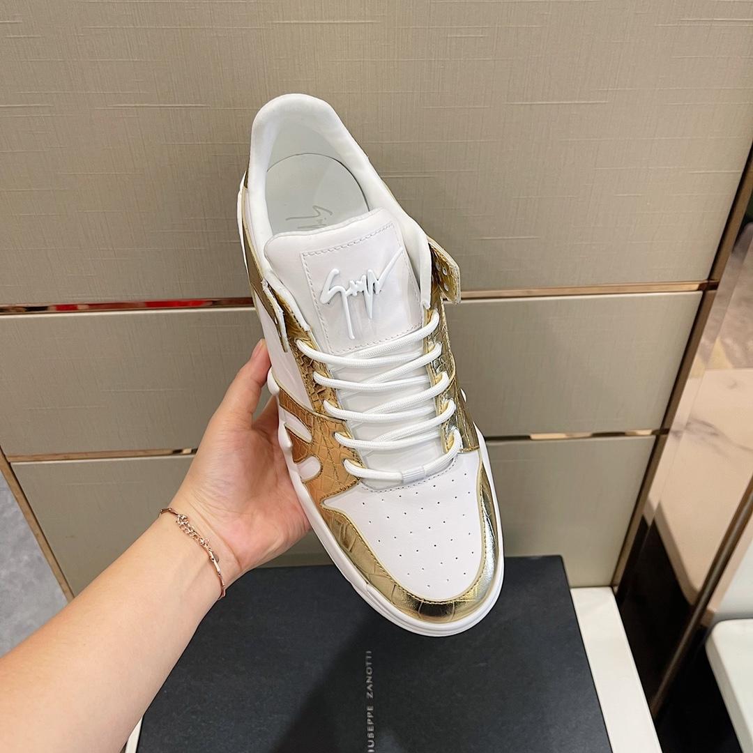 Giuseppe Zanotti Talon Sneakers mit Paisley-Print - EUR FASHION