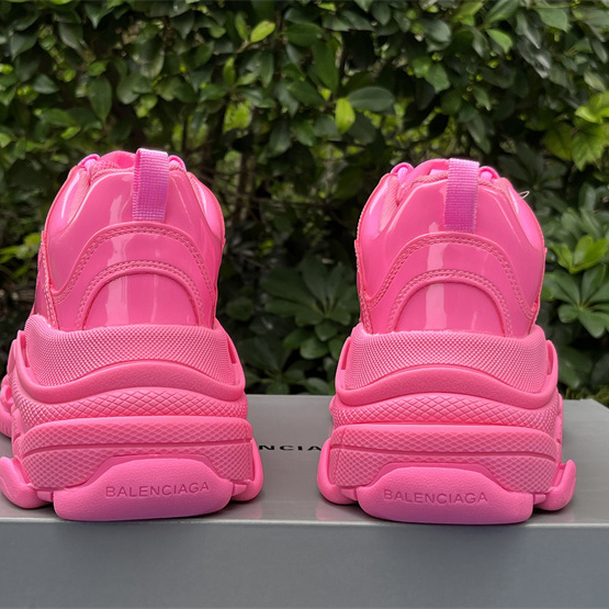 Balenciaga Triple S Sneaker aus rosa Gummi - EUR FASHION