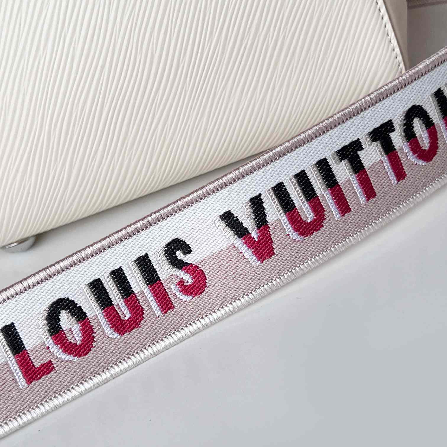 Louis Vuitton Cluny Mini (20 x 16 x 7,5 cm)M58928 - EUR FASHION