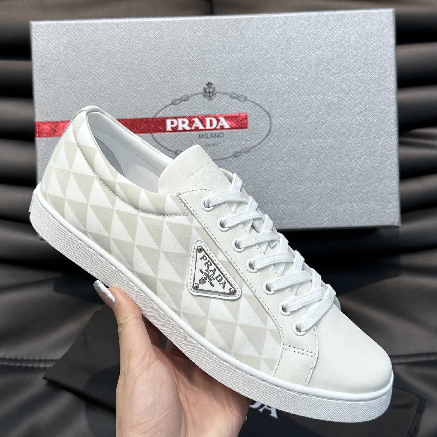 Prada-Sneaker aus Leder und Re-Nylon - EUR FASHION