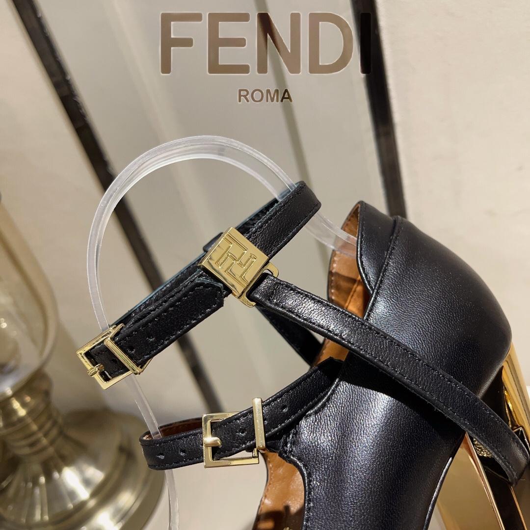 Fendi Delfina Pumps aus schwarzem Leder mit hohen Absätzen - EUR FASHION
