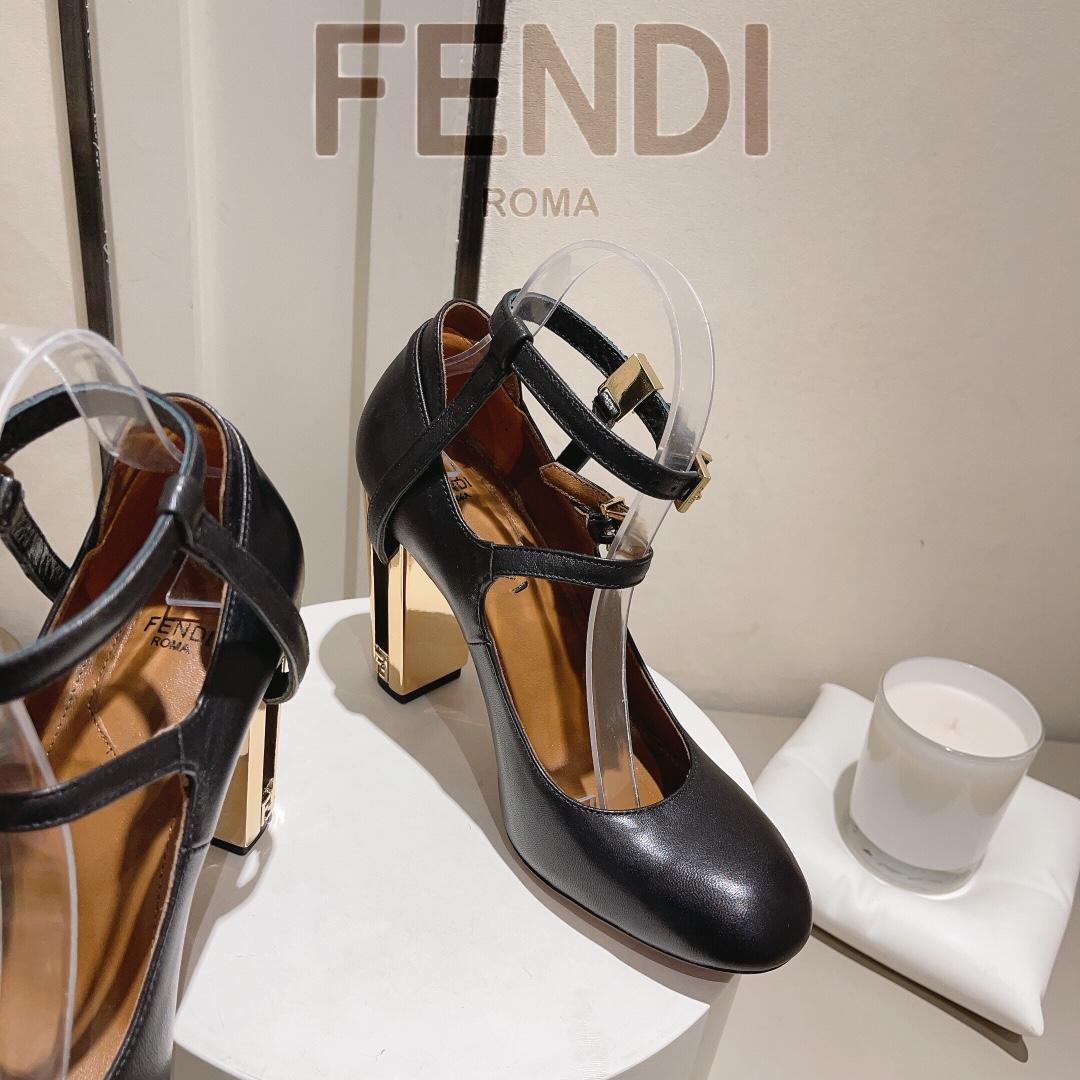 Fendi Delfina Pumps aus schwarzem Leder mit hohen Absätzen - EUR FASHION