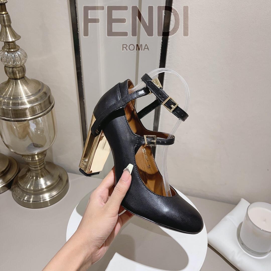 Fendi Delfina Pumps aus schwarzem Leder mit hohen Absätzen - EUR FASHION
