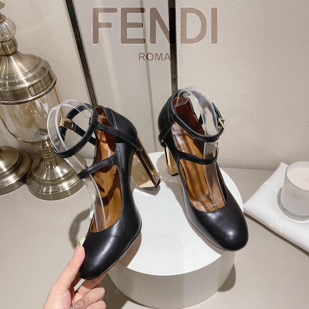 Fendi Delfina Pumps aus schwarzem Leder mit hohen Absätzen - EUR FASHION