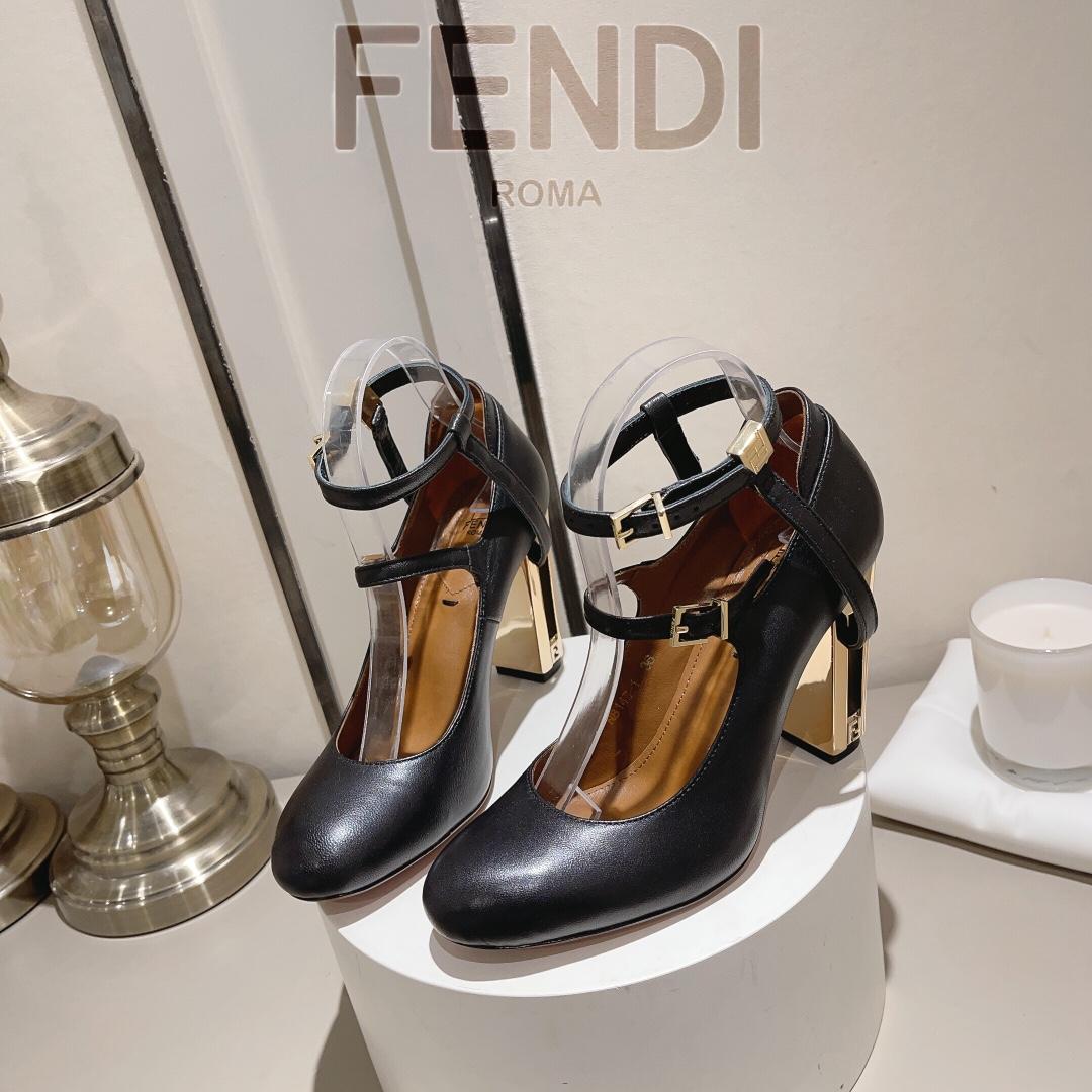 Fendi Delfina Pumps aus schwarzem Leder mit hohen Absätzen - EUR FASHION