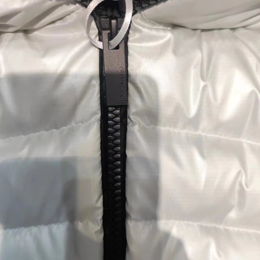 Moncler Narlay kurze Daunenjacke - EUR FASHION