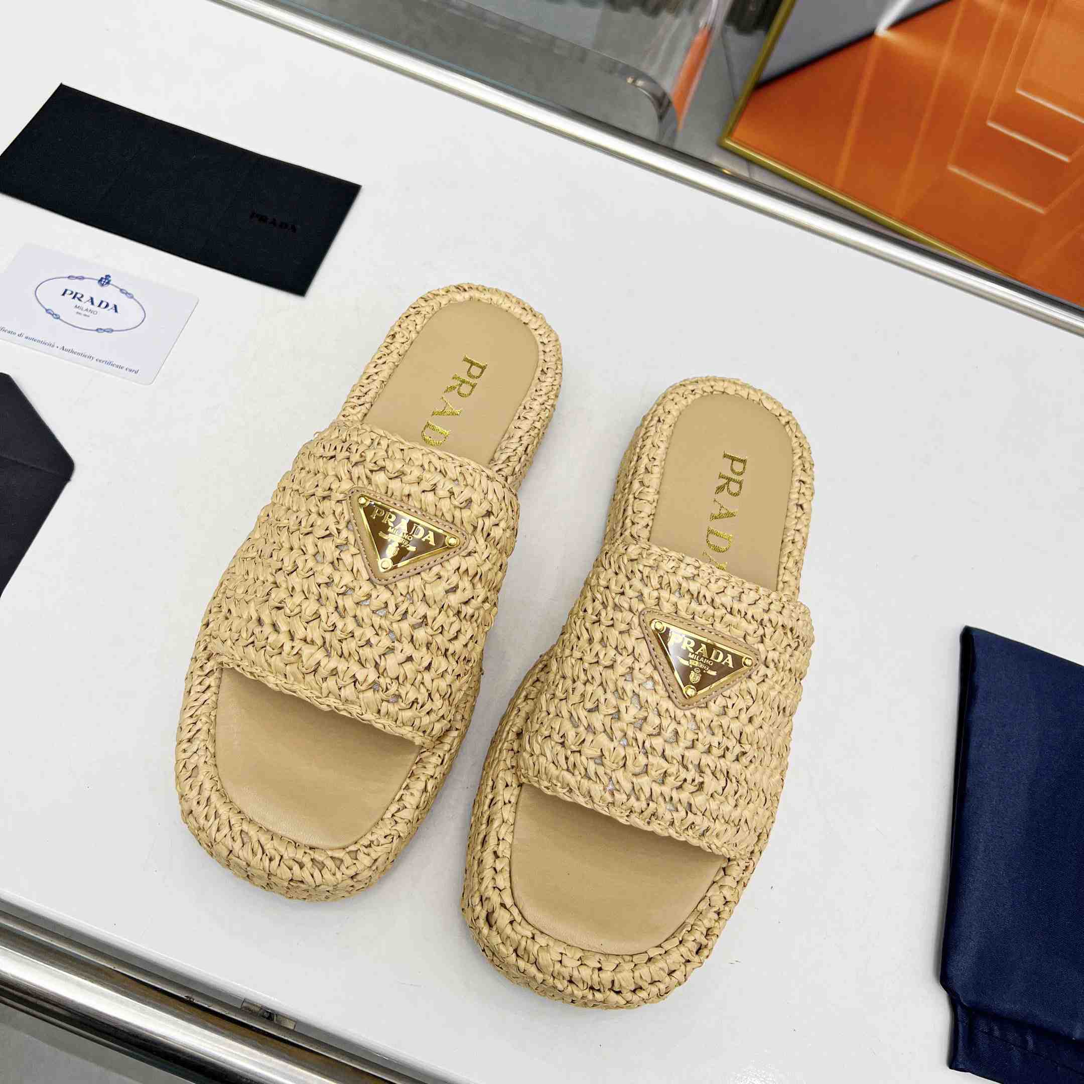 Prada Raffia-Plateau-Slides mit einem Band - EUR FASHION