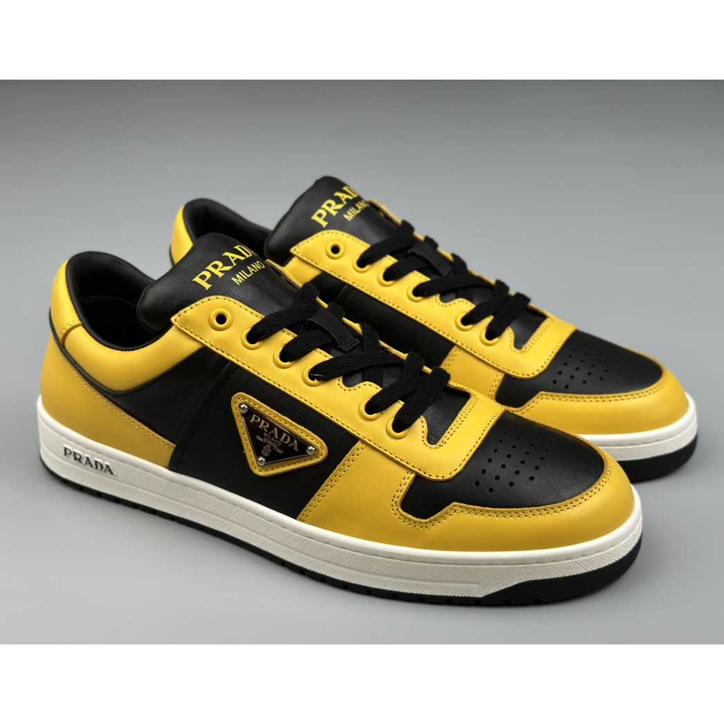 Prada Downtown Ledersneaker mit Logoplakette - EUR FASHION