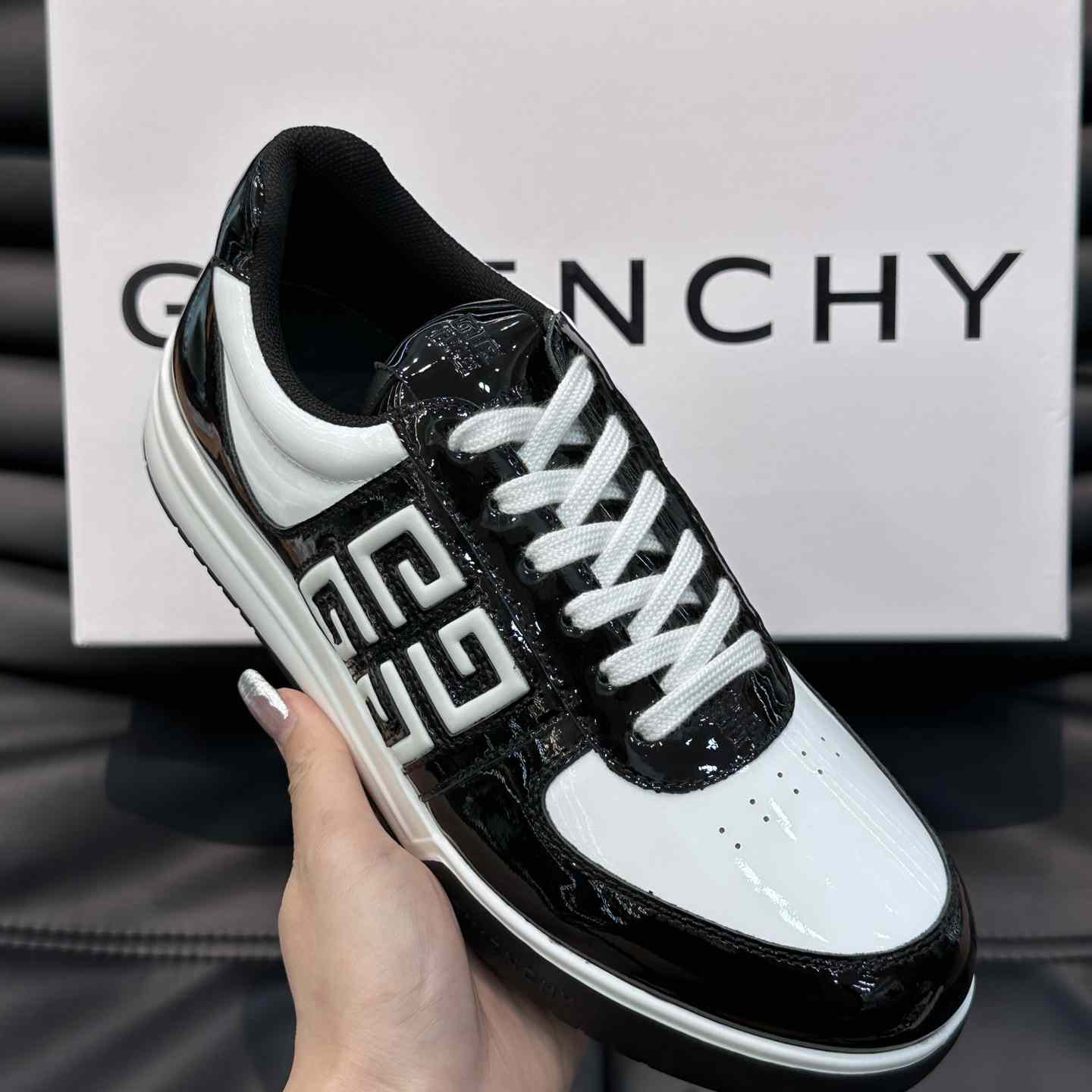 Givenchy G4 Sneakers aus Lackleder - EUR FASHION