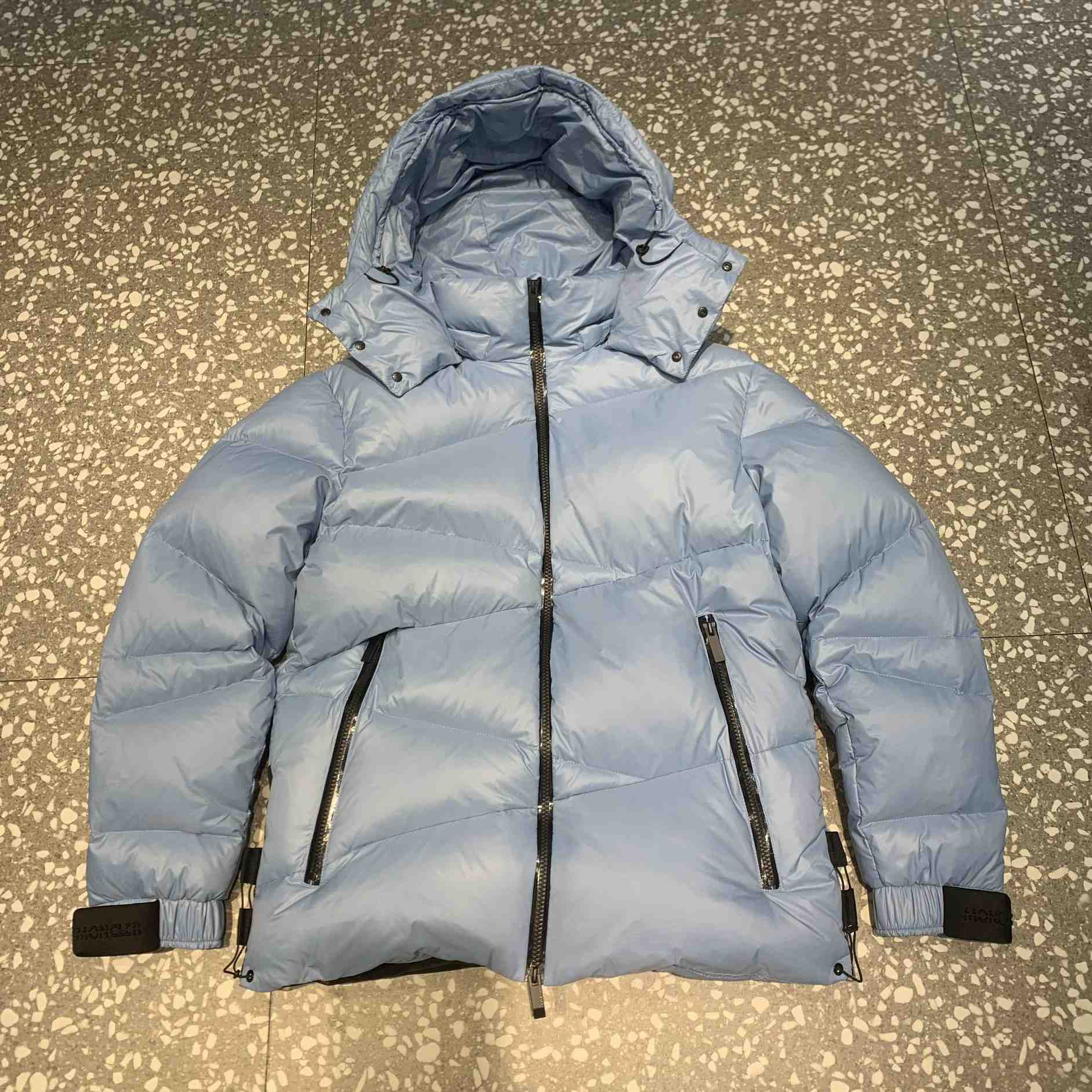 Moncler Yonne kurze Daunenjacke - EUR FASHION