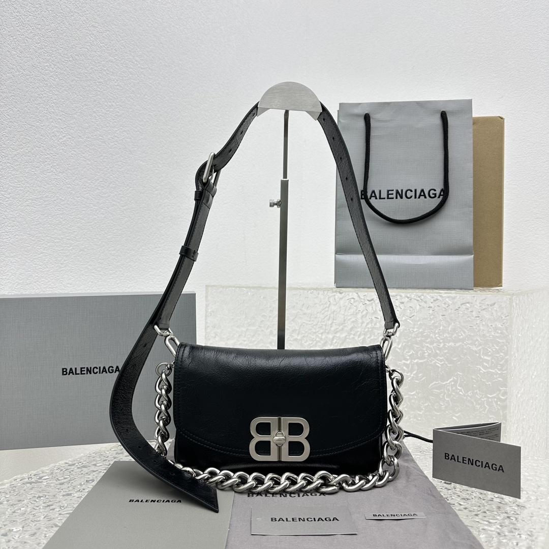 Balenciaga BB Soft Small Flap Bag in Schwarz - EUR FASHION