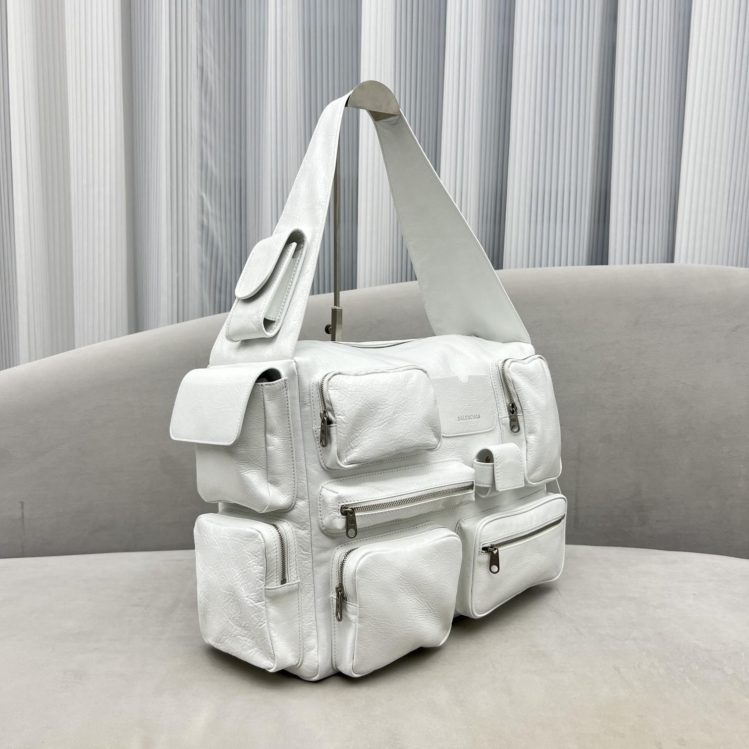 Balenciaga Superbusy Große Umhängetasche in Weiß - EUR FASHION