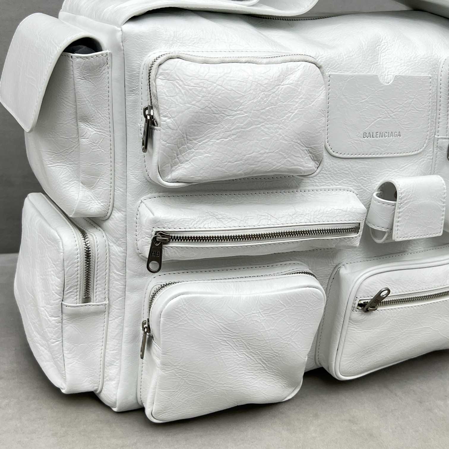 Balenciaga Superbusy Große Umhängetasche in Weiß - EUR FASHION