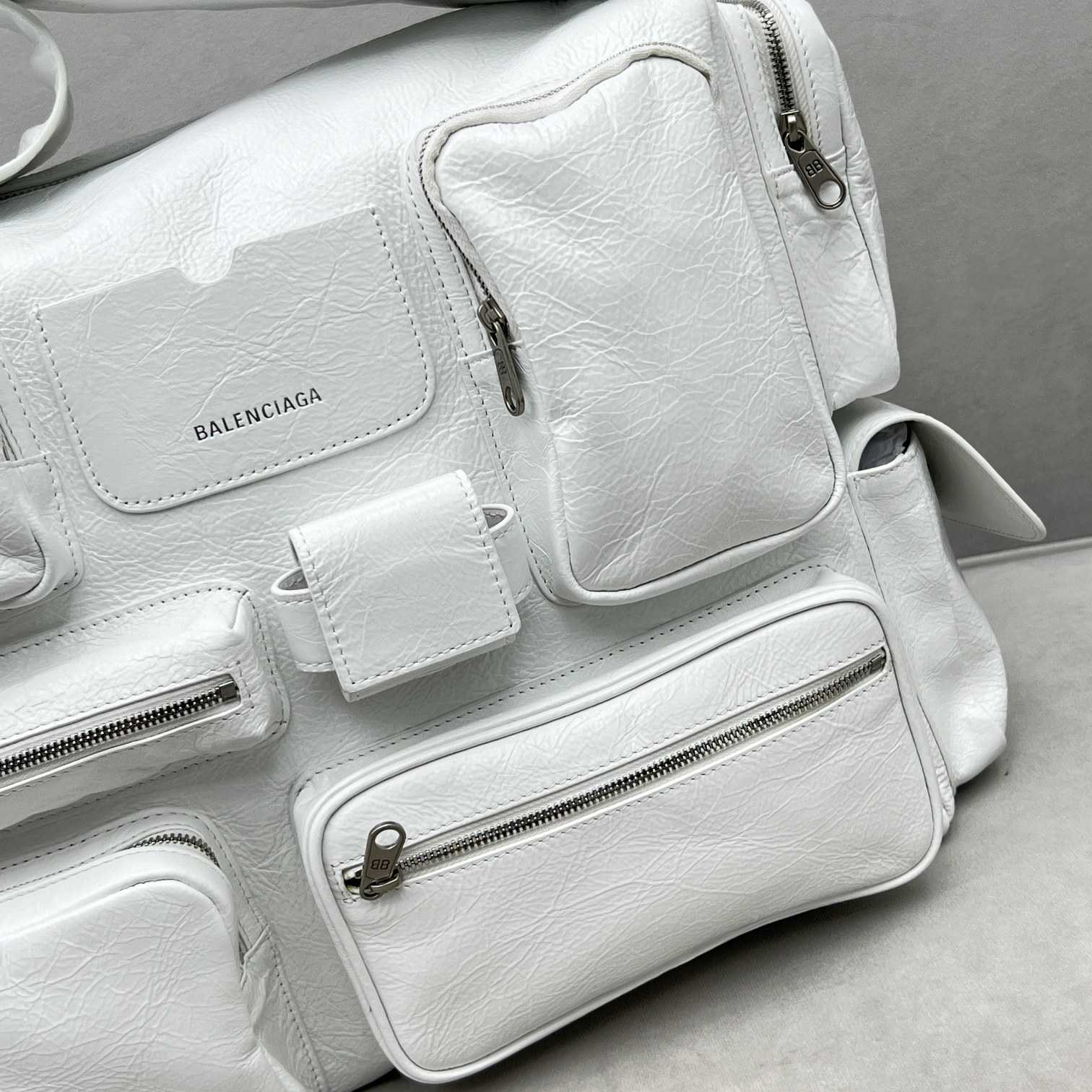 Balenciaga Superbusy Große Umhängetasche in Weiß - EUR FASHION
