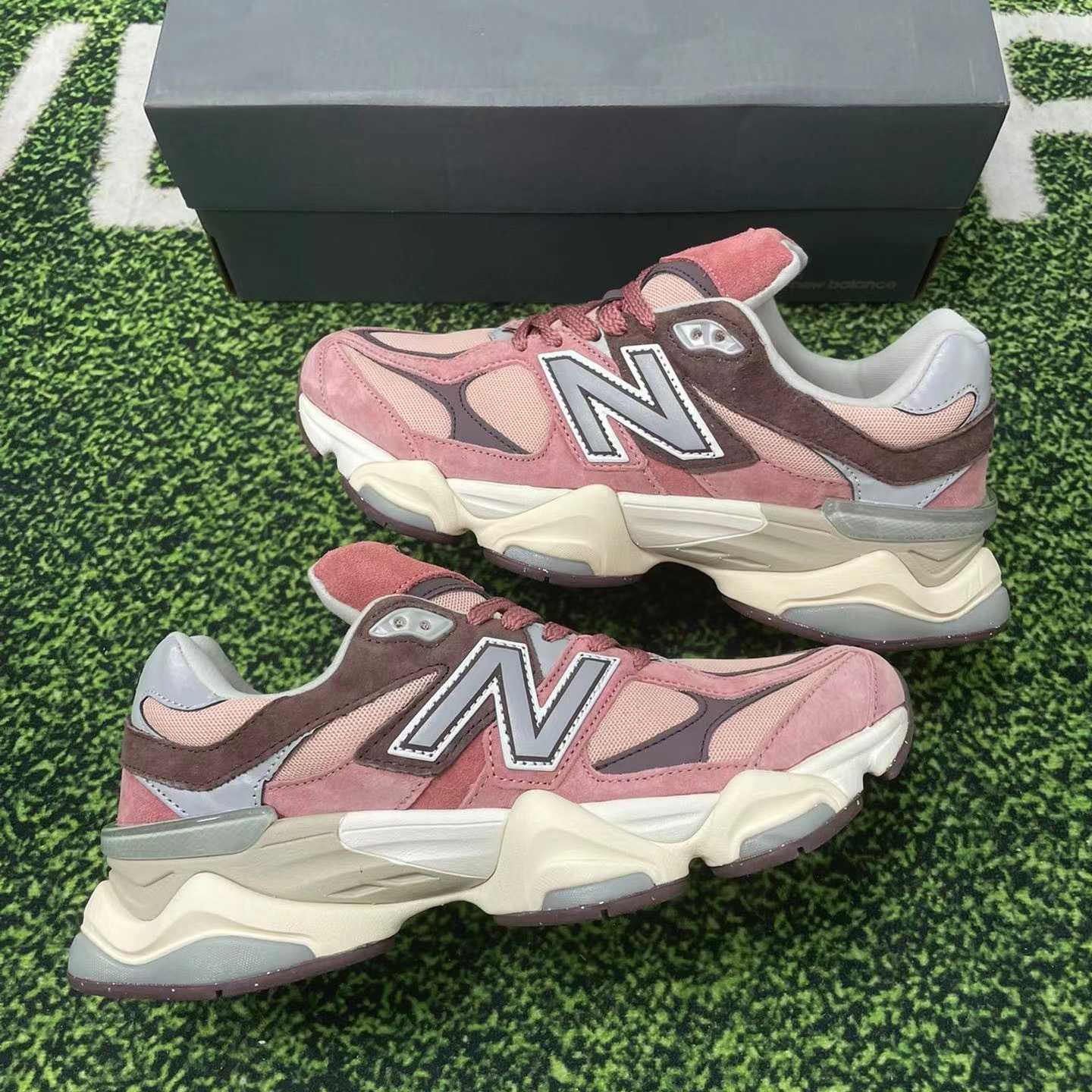 New Balance 9060 „Inside Voices“ Turnschuhe - EUR FASHION