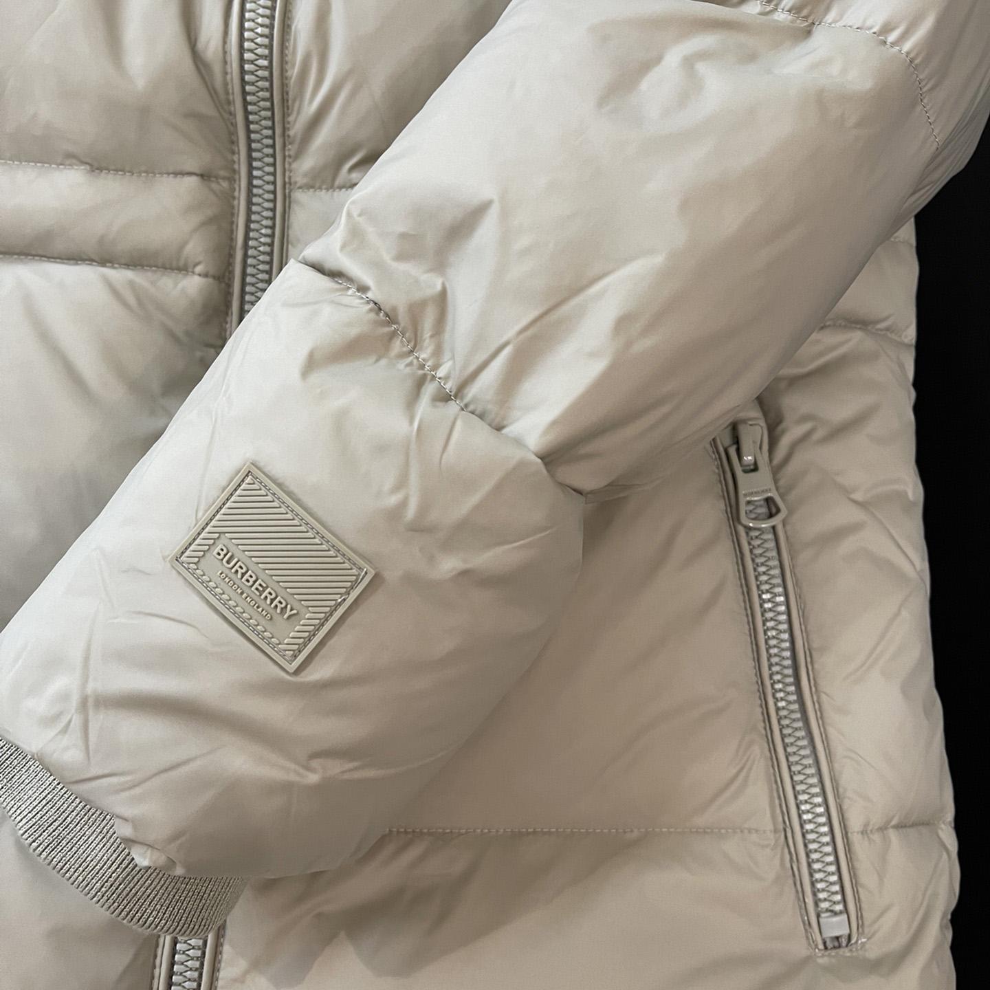 Burberry Daunenjacke mit Kapuze - EUR FASHION