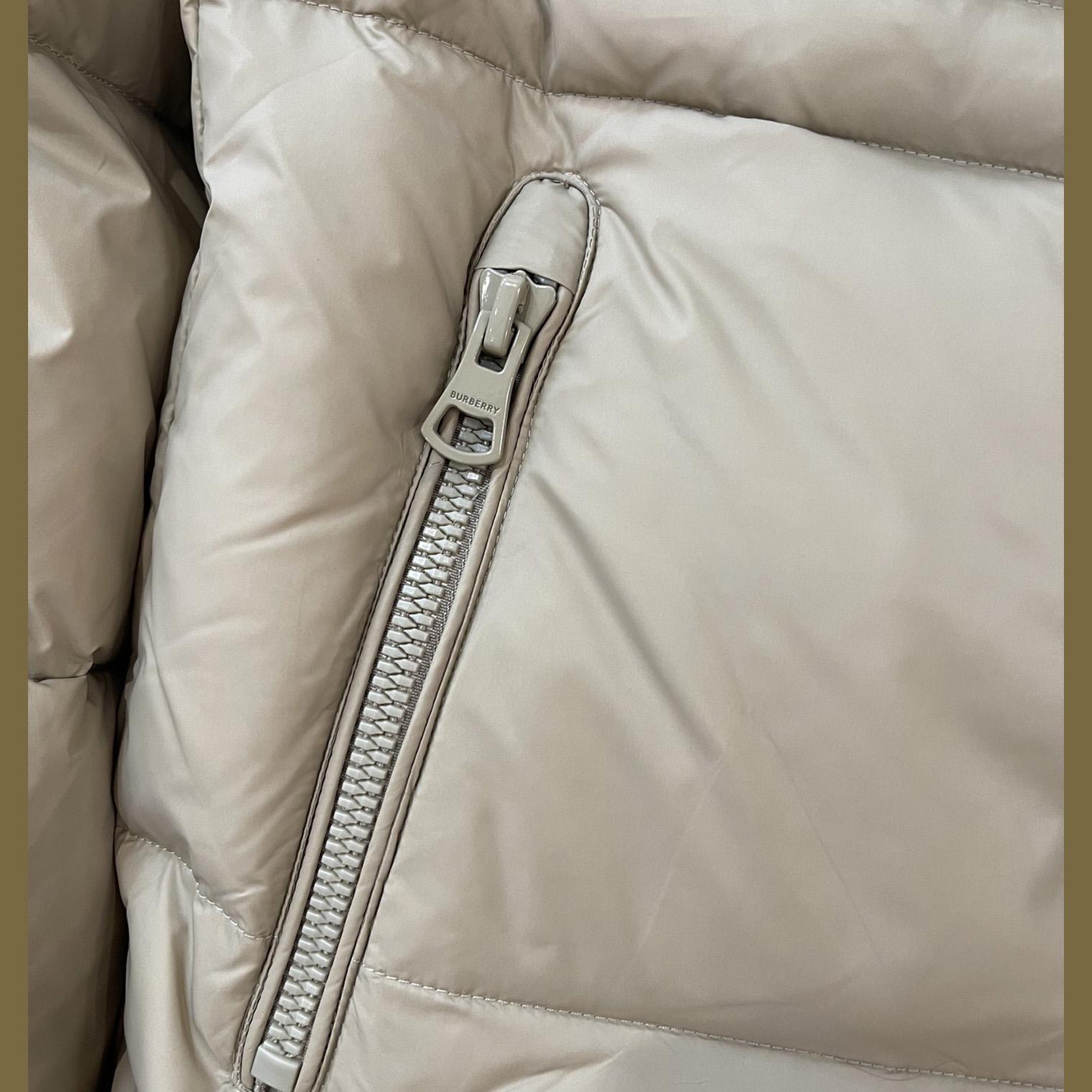 Burberry Daunenjacke mit Kapuze - EUR FASHION