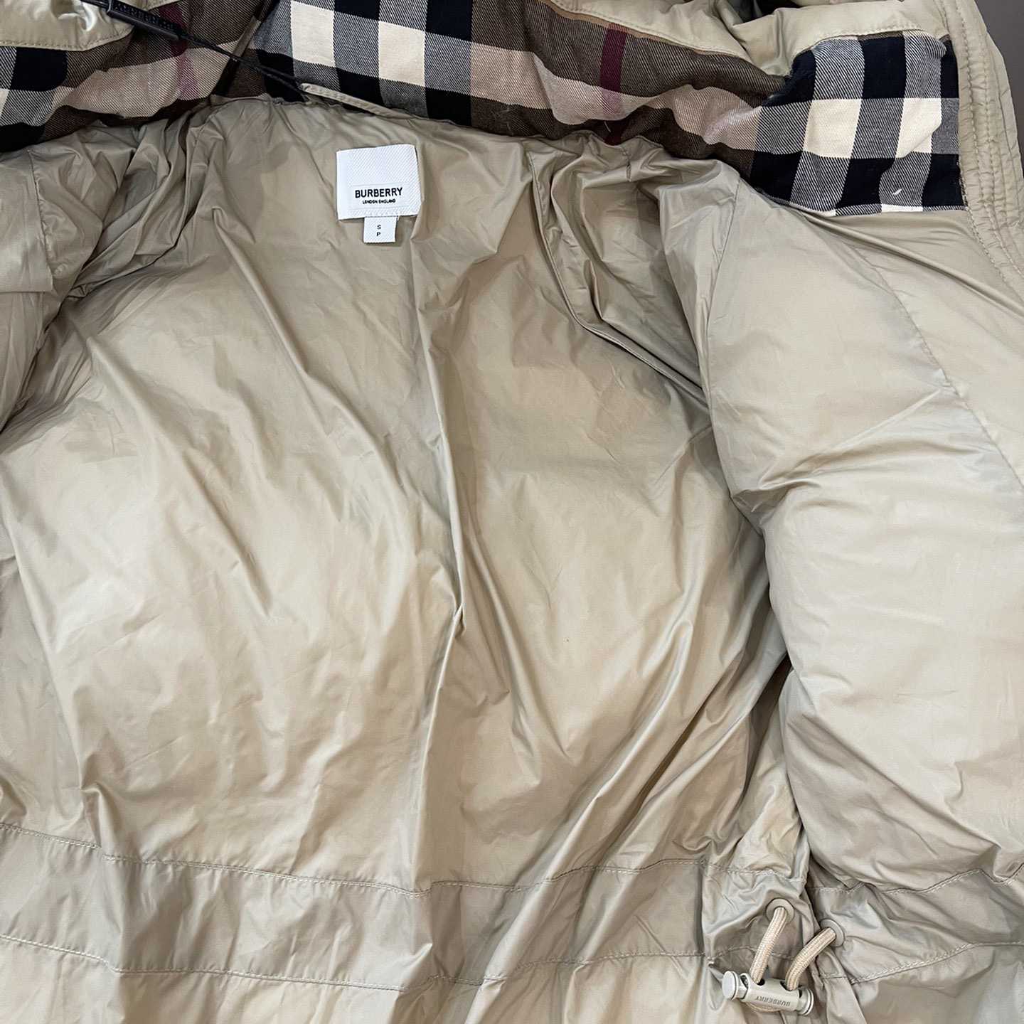 Burberry Daunenjacke mit Kapuze - EUR FASHION