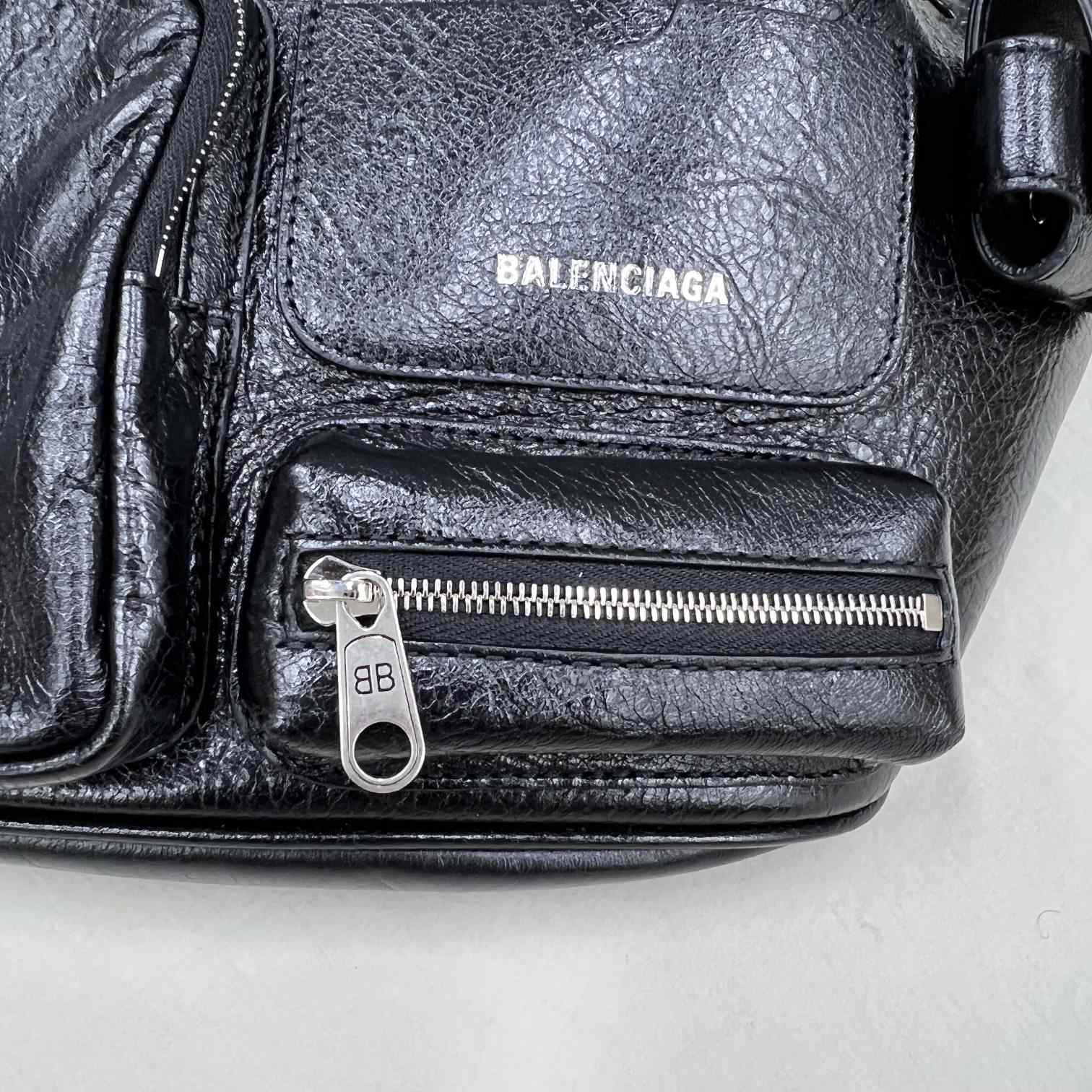 Balenciaga – Superbusy – Gürteltasche in Schwarz - EUR FASHION