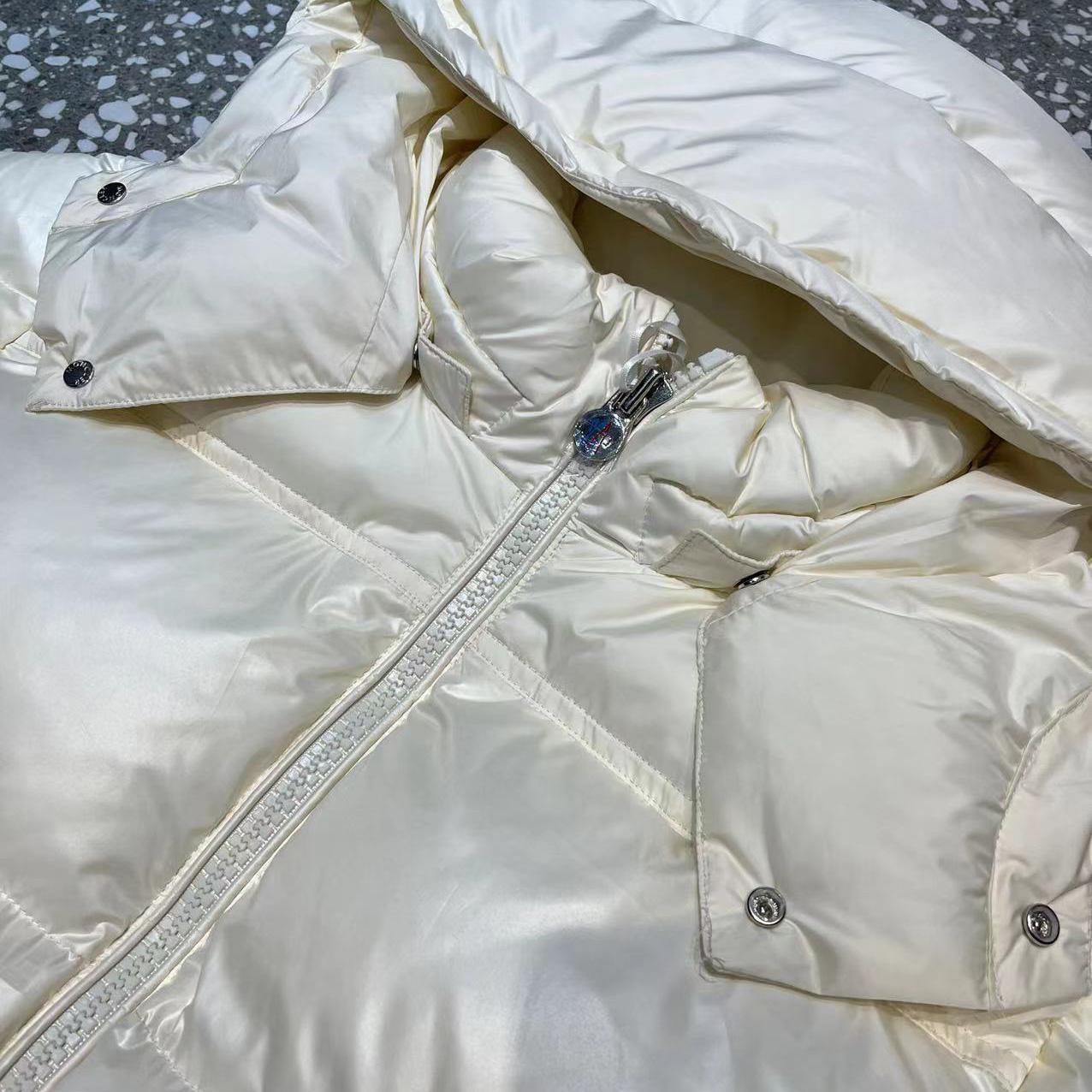 Moncler Daunen-Pufferjacke mit Kapuze - EUR FASHION