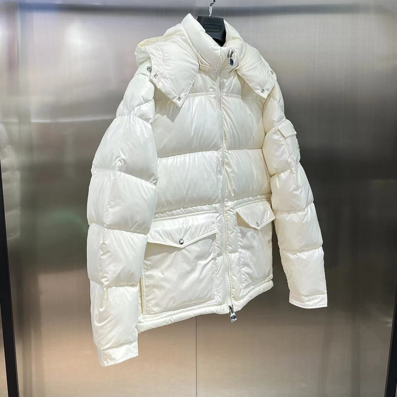 Moncler Daunen-Pufferjacke mit Kapuze - EUR FASHION