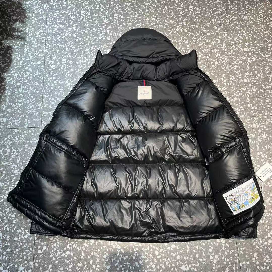 Moncler Daunen-Pufferjacke mit Kapuze - EUR FASHION