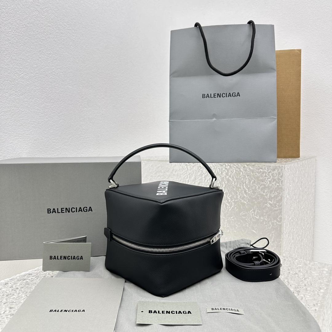 Balenciaga 4X4 Kleine Tasche in Schwarz - EUR FASHION