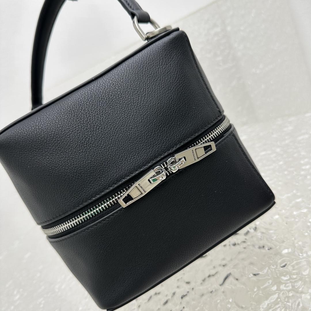 Balenciaga 4X4 Kleine Tasche in Schwarz - EUR FASHION