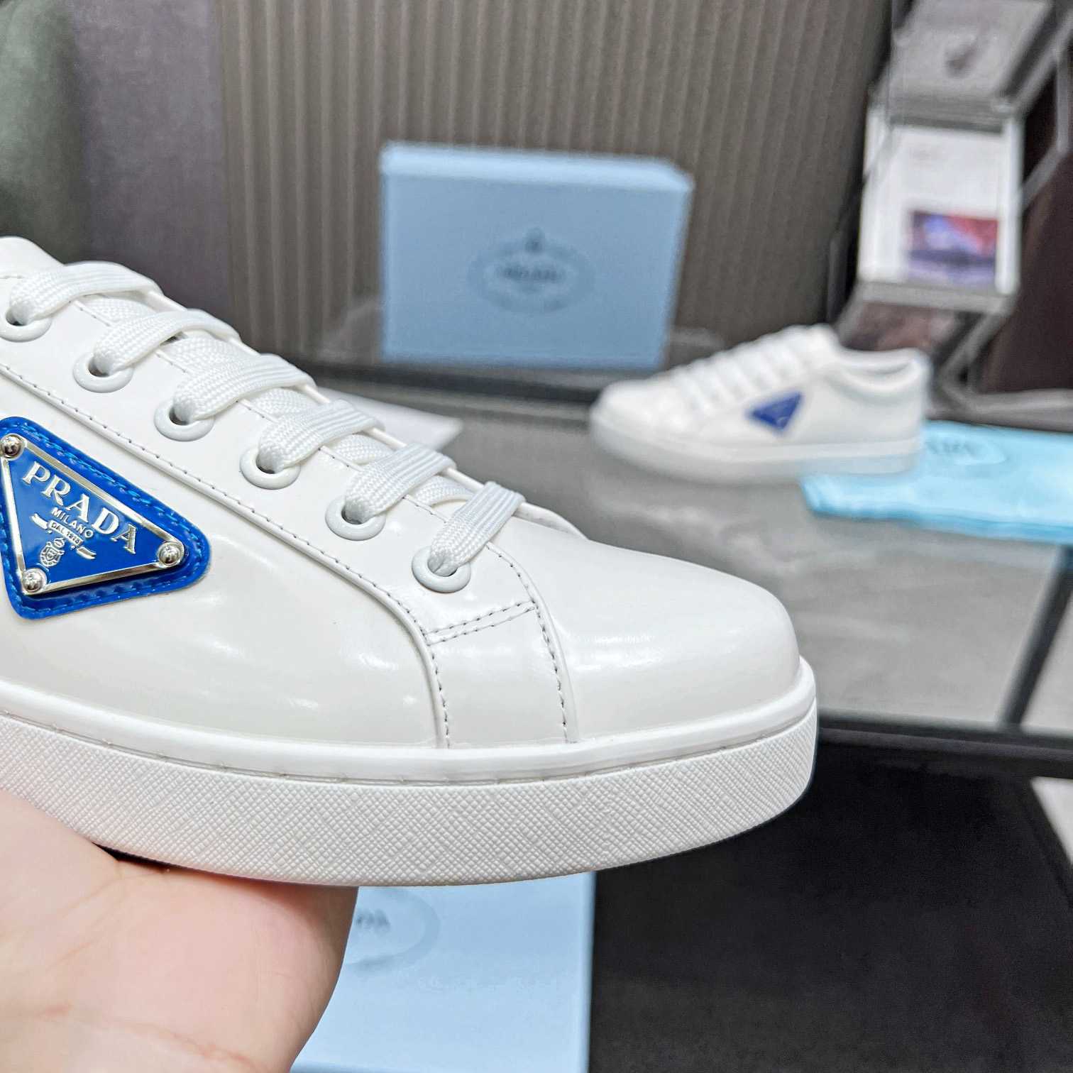 Prada Low-Top-Sneaker aus gebürstetem Leder - EUR FASHION