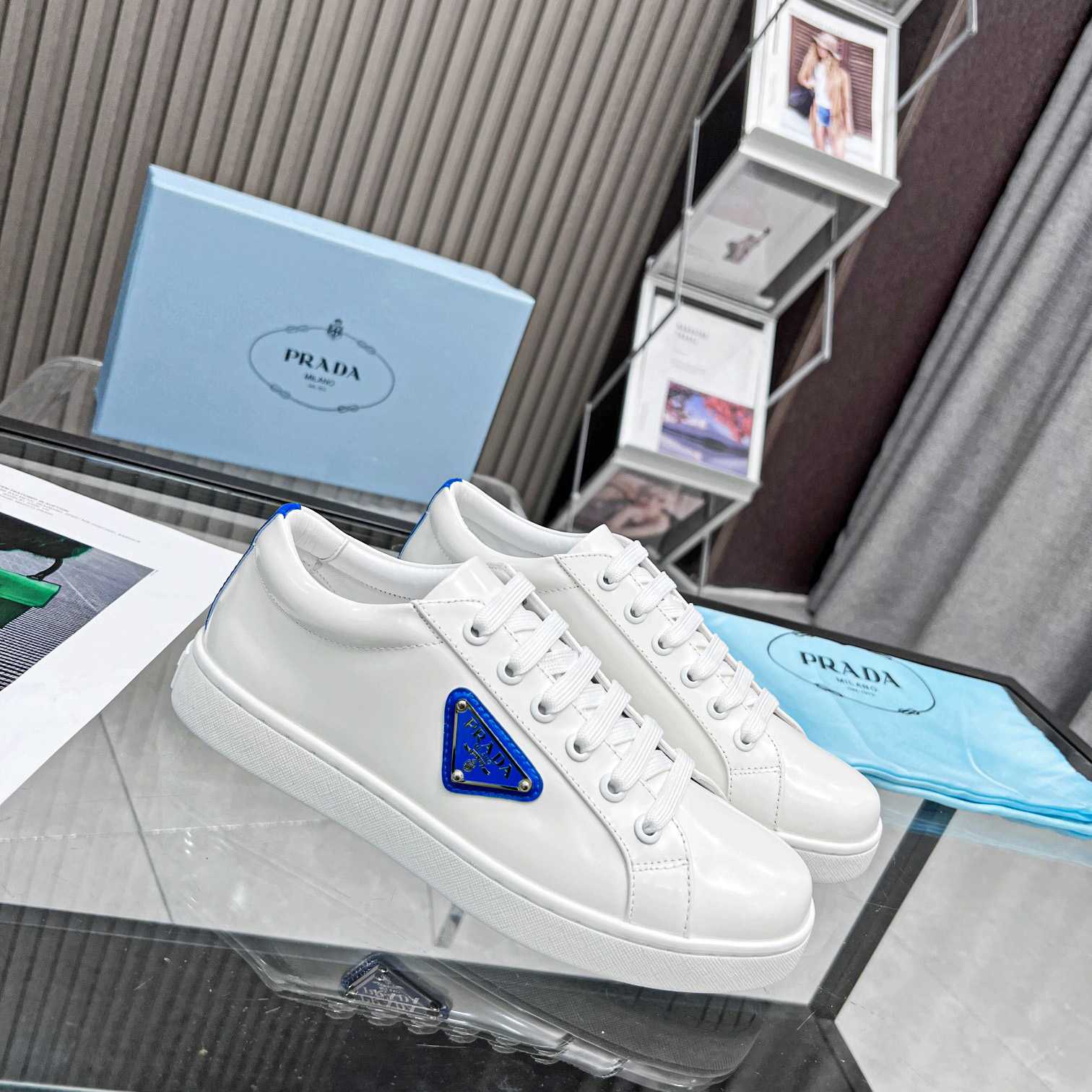 Prada Low-Top-Sneaker aus gebürstetem Leder - EUR FASHION