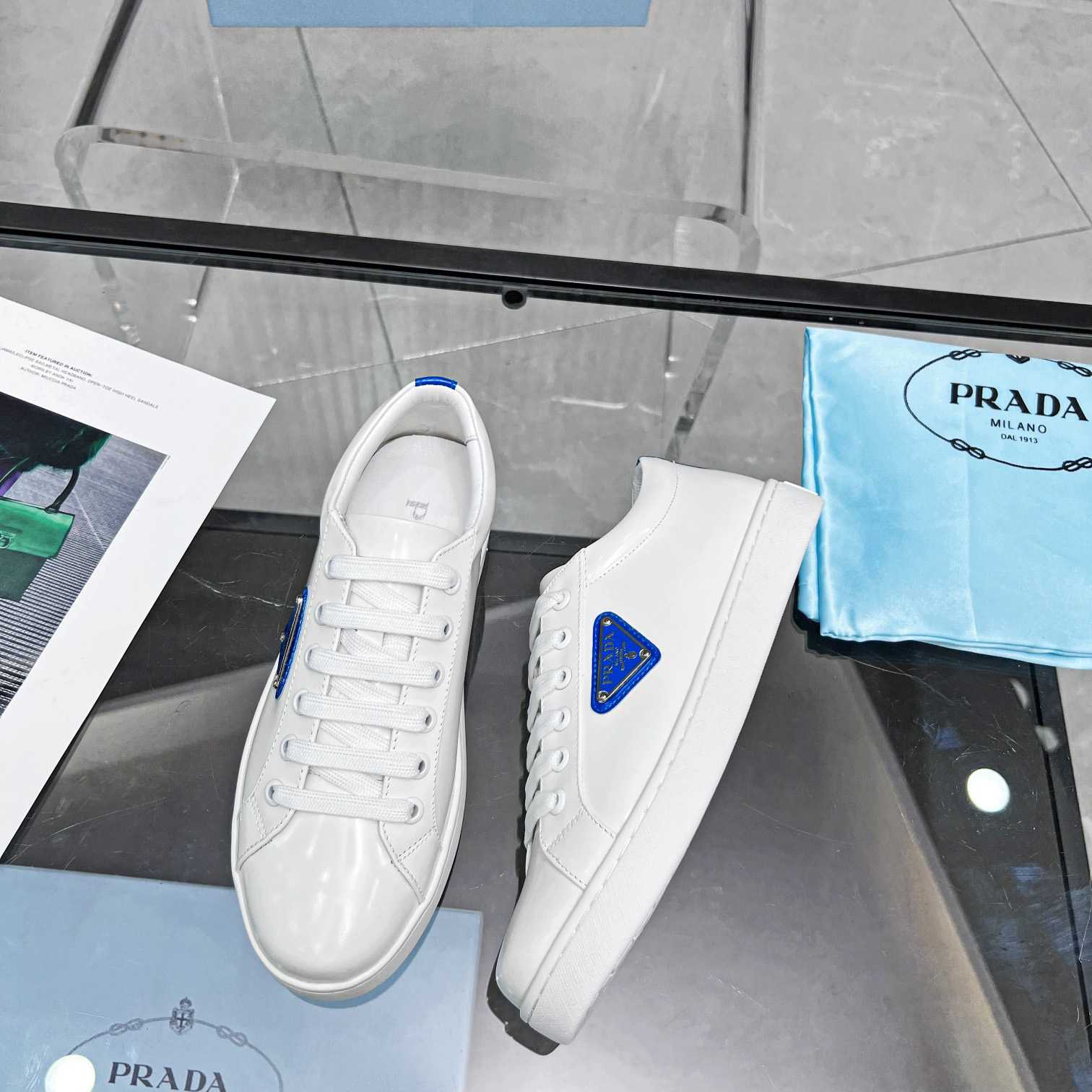 Prada Low-Top-Sneaker aus gebürstetem Leder - EUR FASHION
