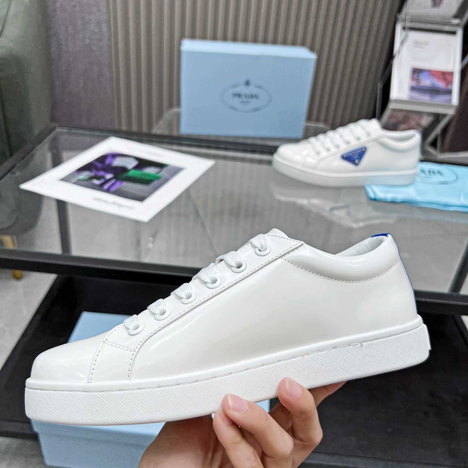 Prada Low-Top-Sneaker aus gebürstetem Leder - EUR FASHION