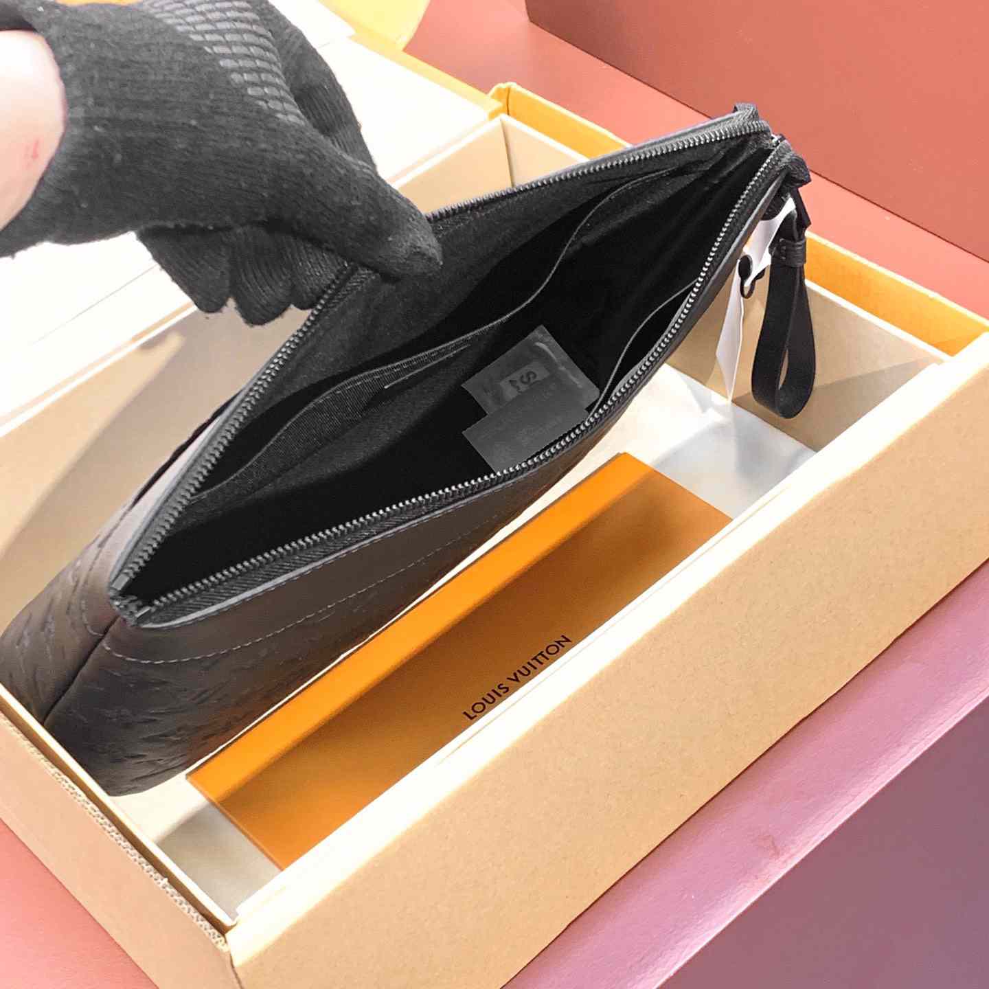 Louis Vuitton Pochette Voyage Souple (32 x 21 x 8 cm) M82545 - EUR FASHION