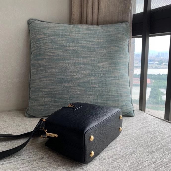 Louis Vuitton Capucines Mini (21-14-8 cm) M56071 - EUR FASHION