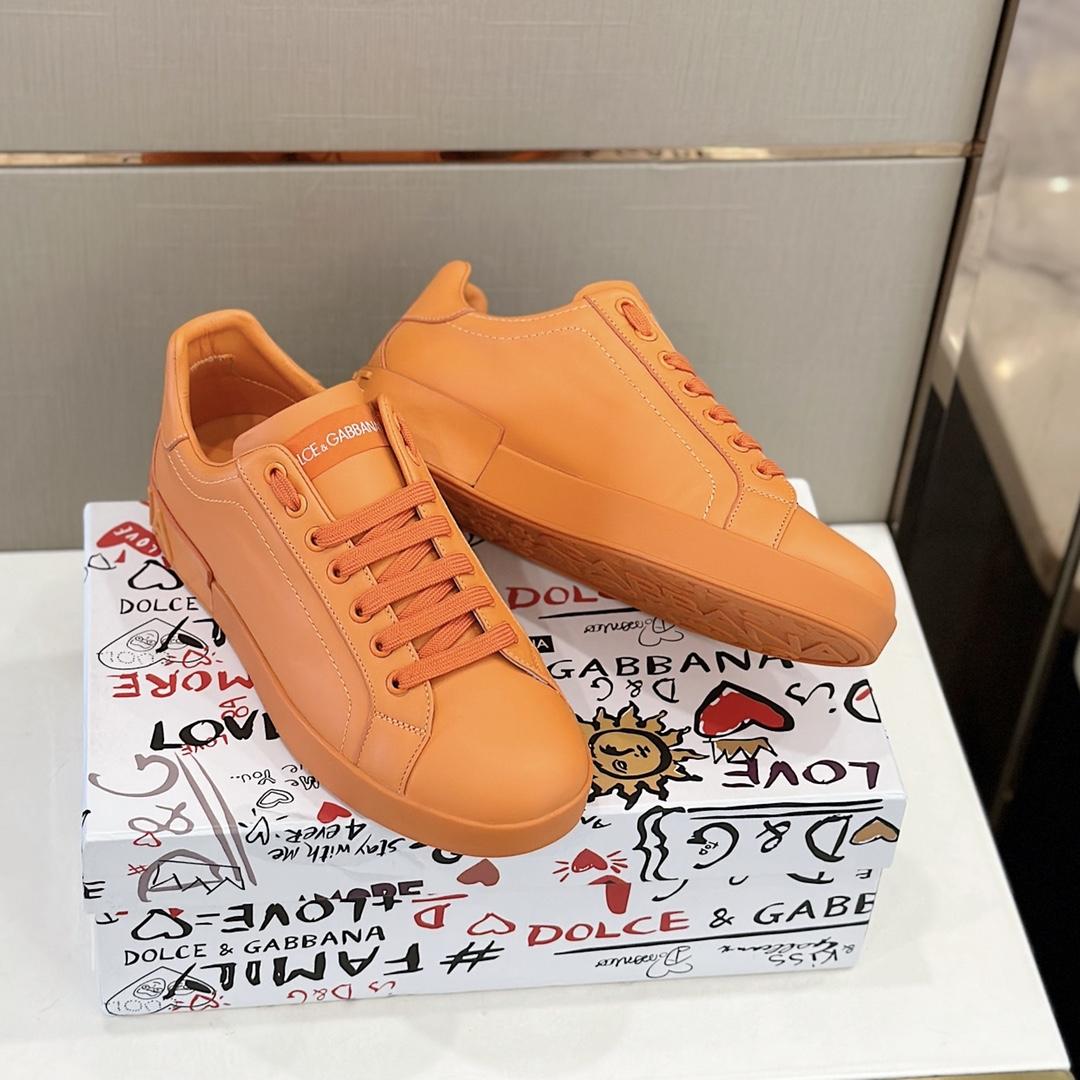Dolce & Gabbana Sneakers mit geprägtem Logo - EUR FASHION