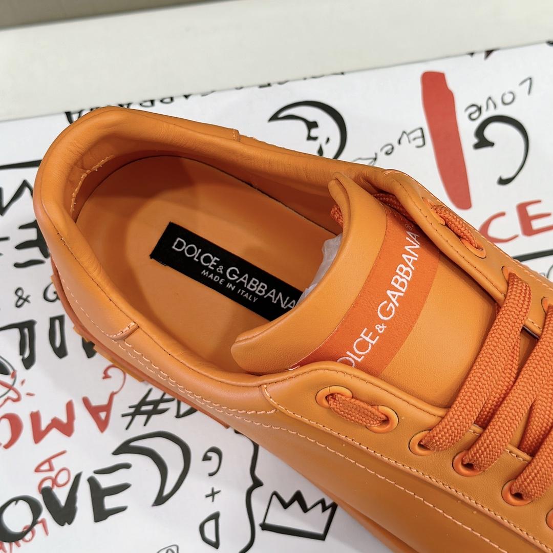 Dolce & Gabbana Sneakers mit geprägtem Logo - EUR FASHION