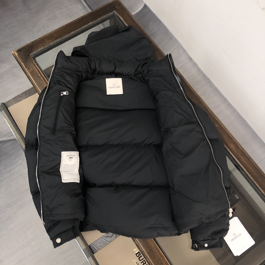 Moncler Besbre kurze Daunenjacke - EUR FASHION